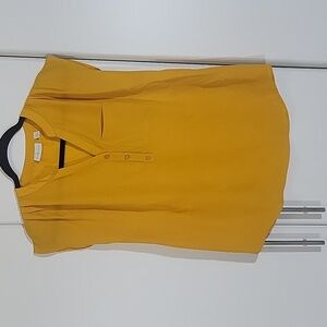 New York & Company V-Neck blouse